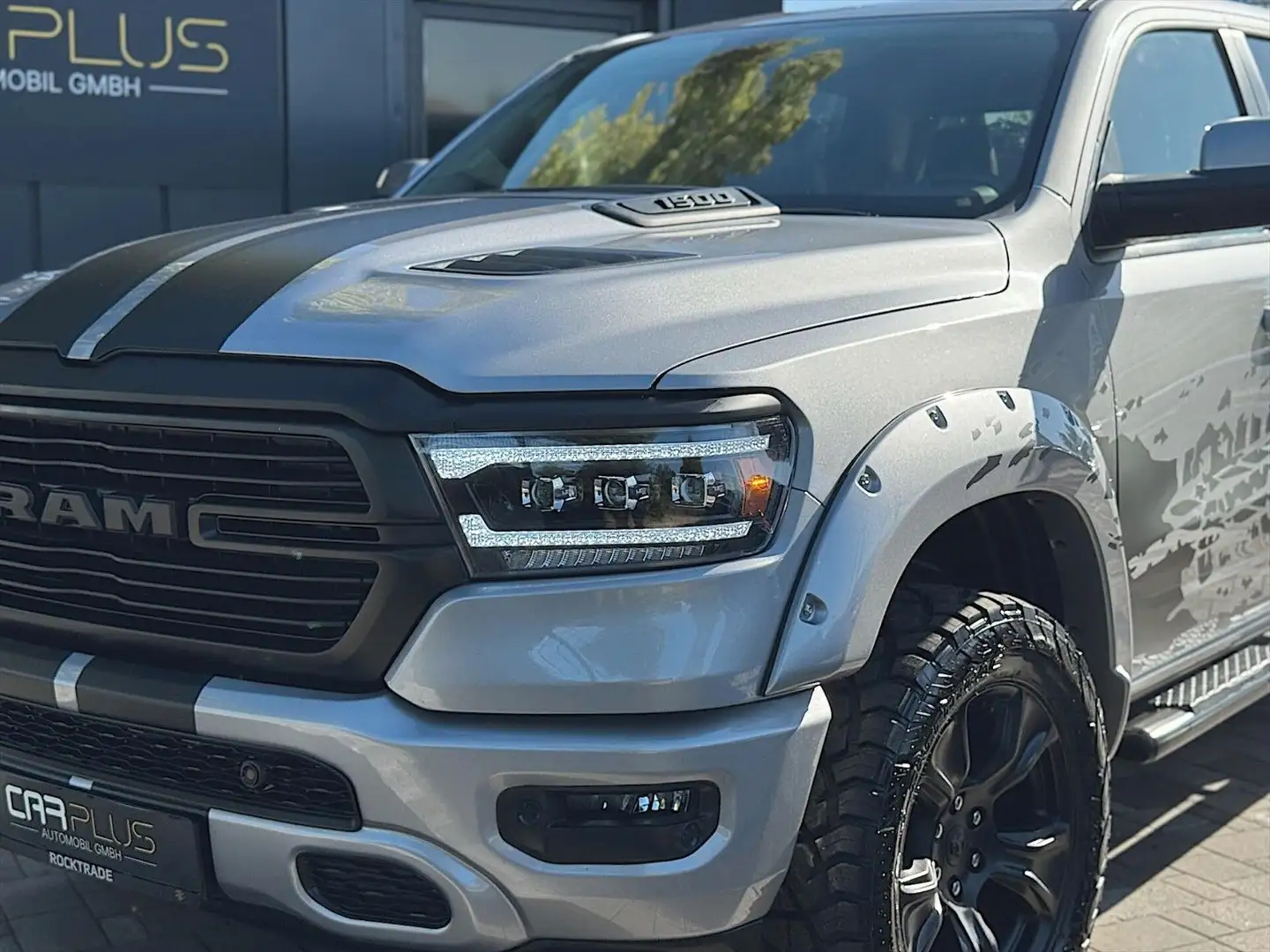 Dodge RAM 5.7 V8 HEMI LARAMIE NIGHT Offroad 4x4 LED Grau - 2