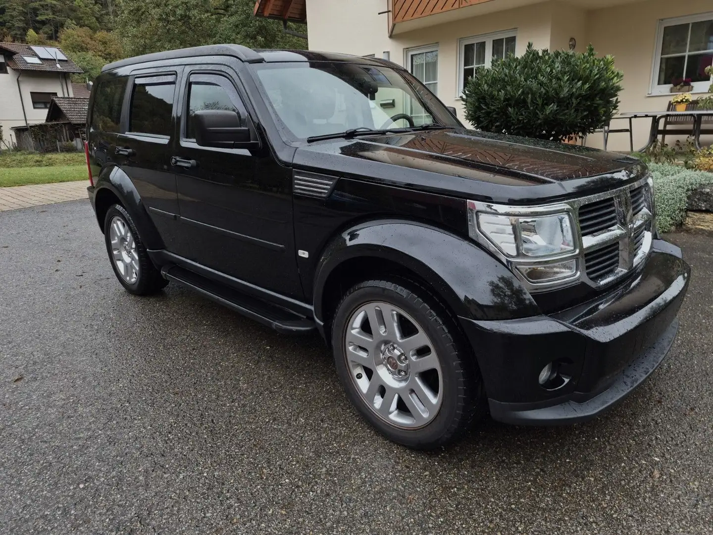 Dodge Nitro R/T Schwarz - 1