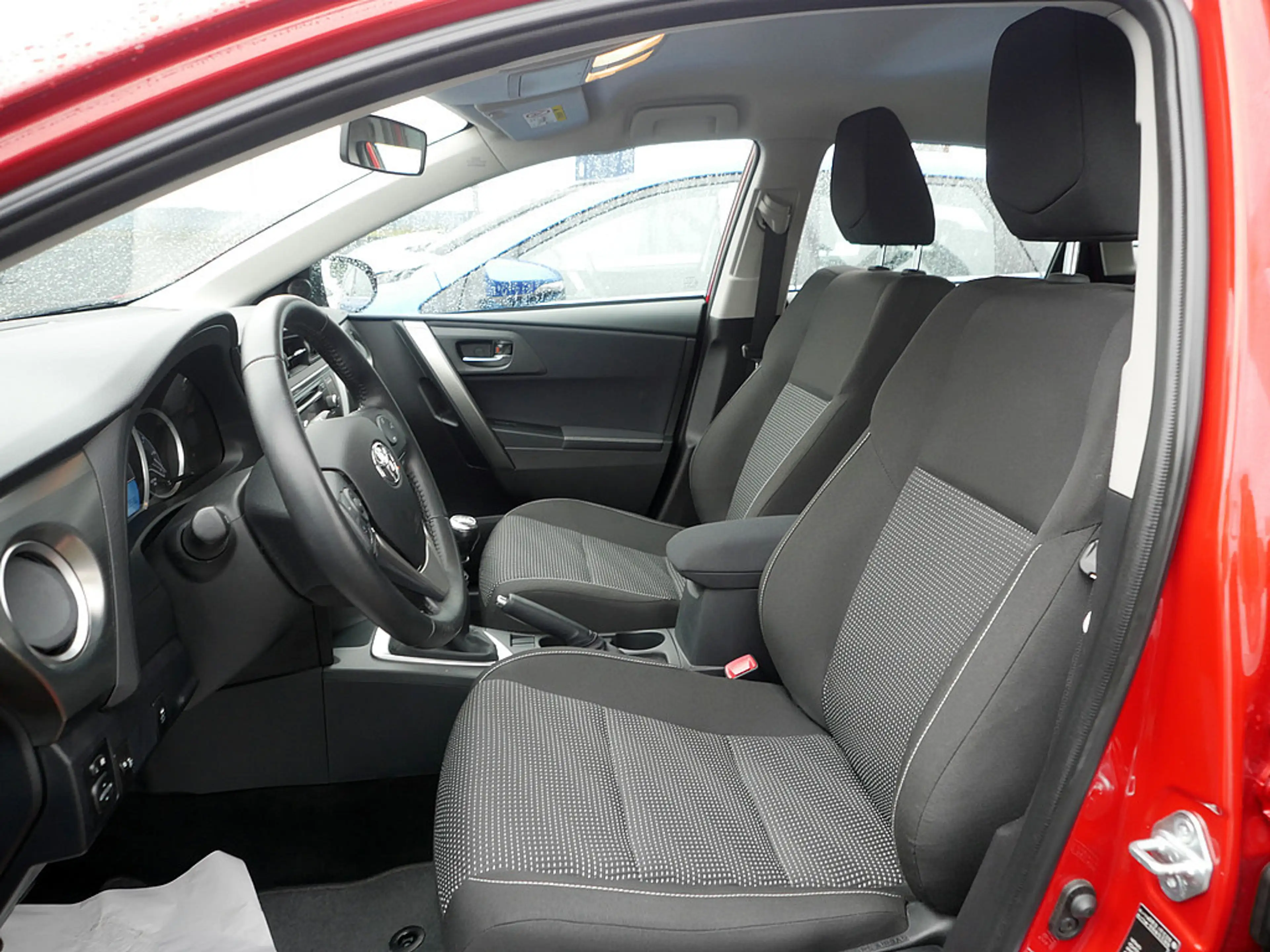 Toyota Auris 1.6 VVT-i Life+ — photo 14