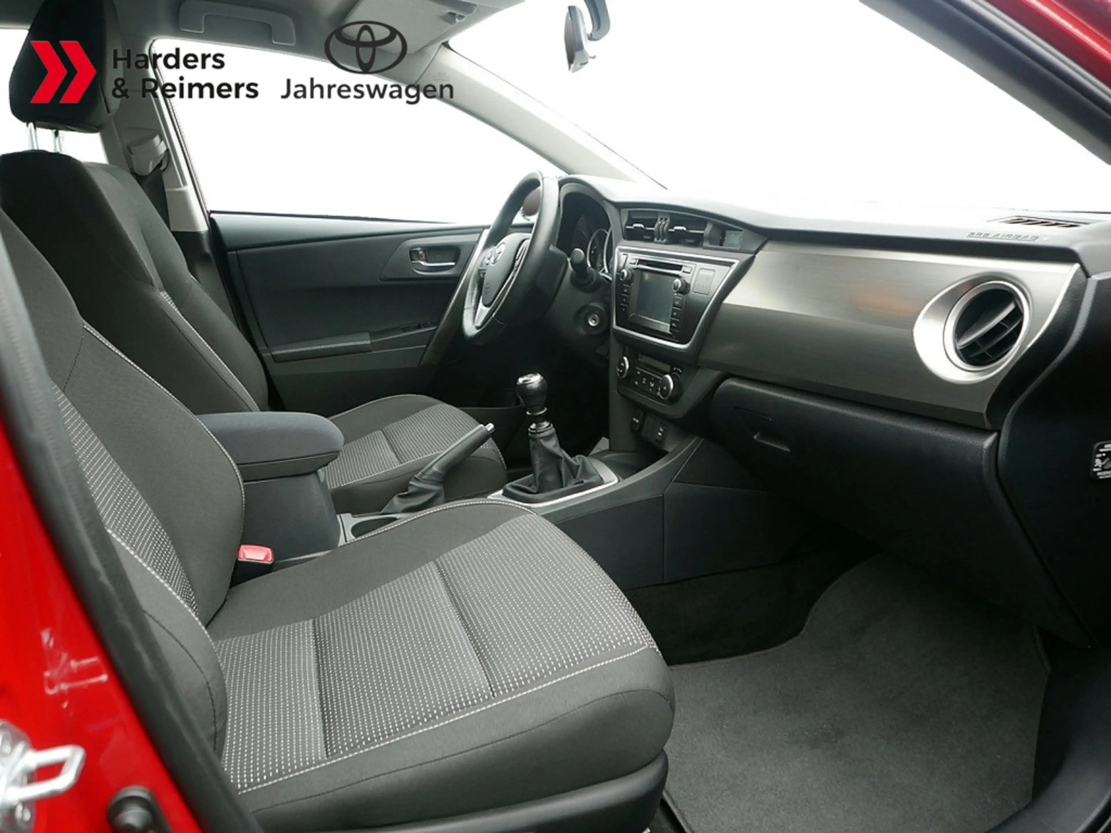 Toyota Auris 1.6 VVT-i Life+ — photo 6