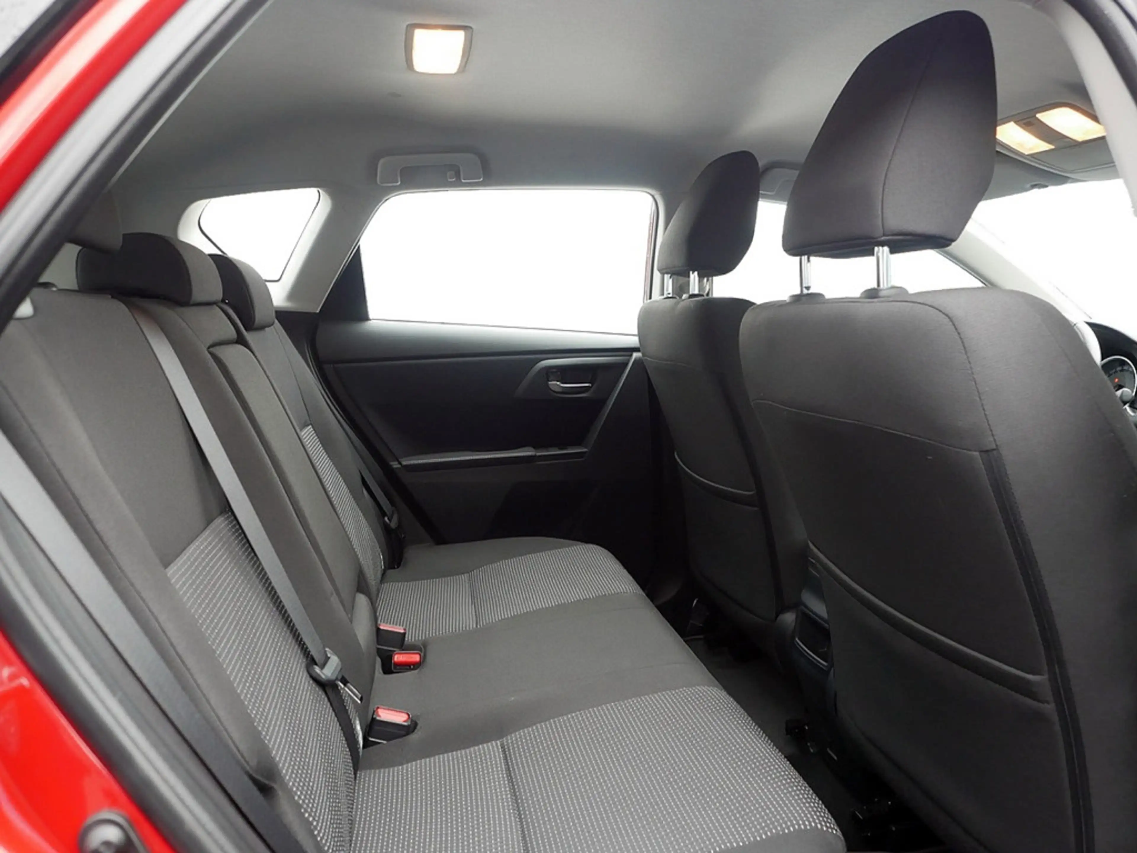 Toyota Auris 1.6 VVT-i Life+ — photo 7