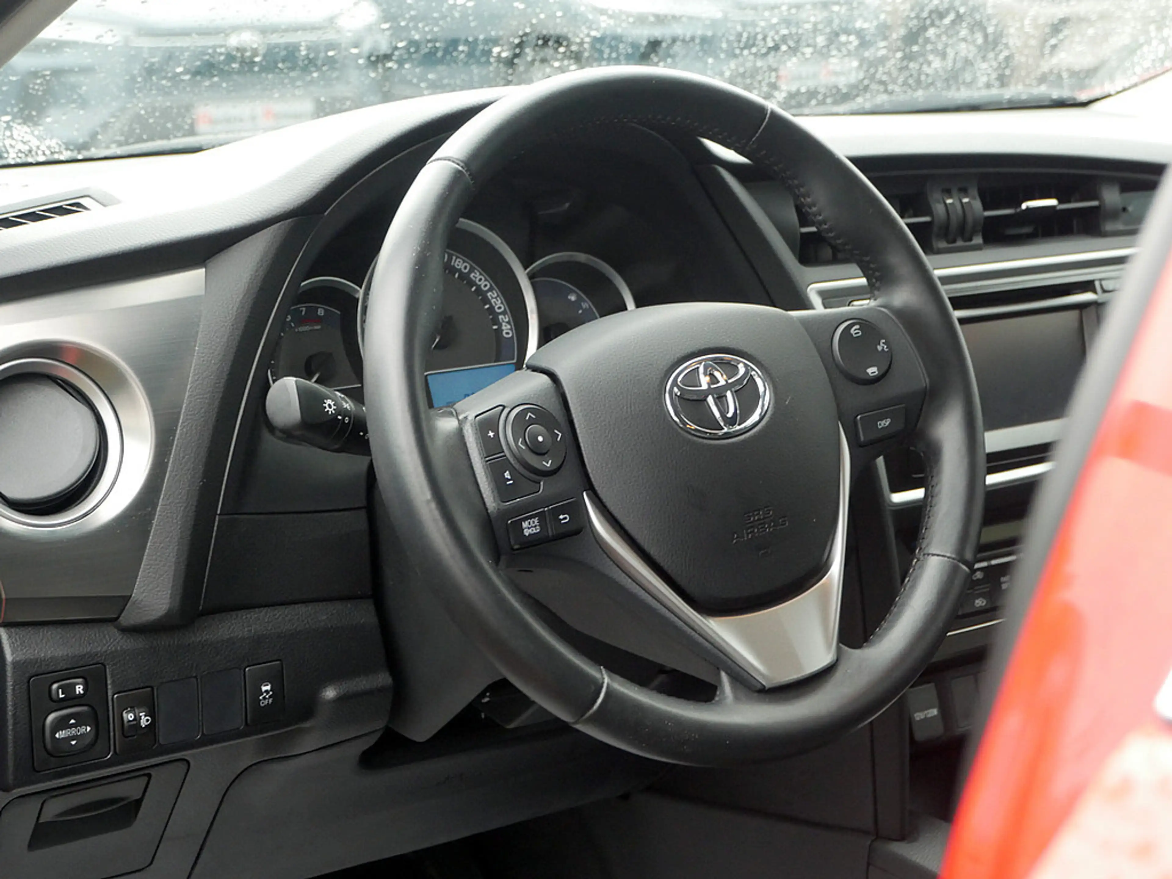 Toyota Auris 1.6 VVT-i Life+ — photo 12