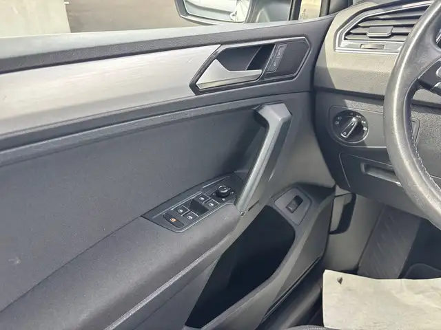 Volkswagen Tiguan view 13