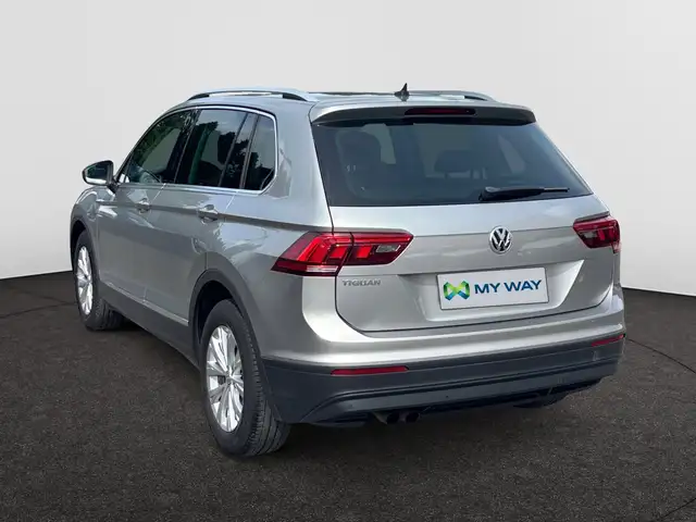 Volkswagen Tiguan view 2