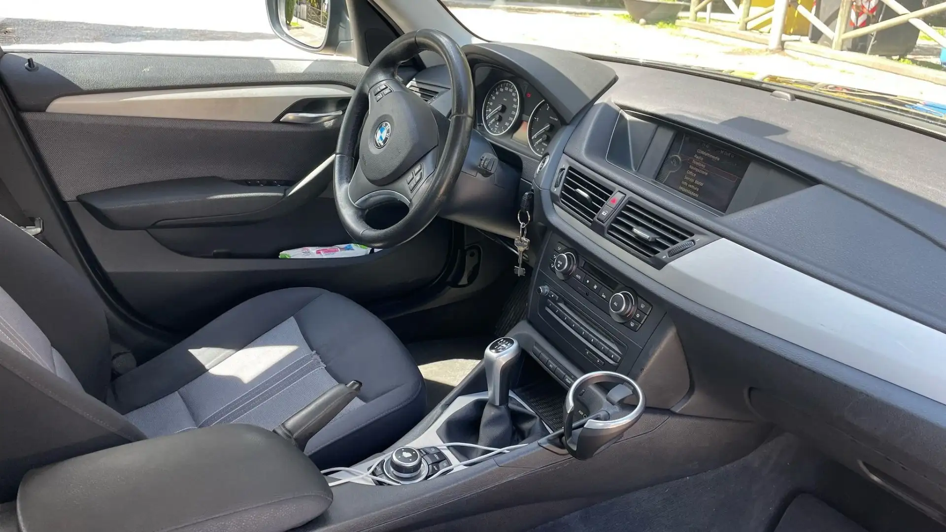 BMW X1 sdrive18d Futura - 1