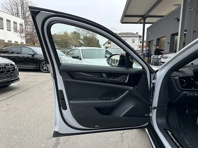 Porsche Panamera 4S E-Hybrid 21,8kWh PDK Ansicht 16