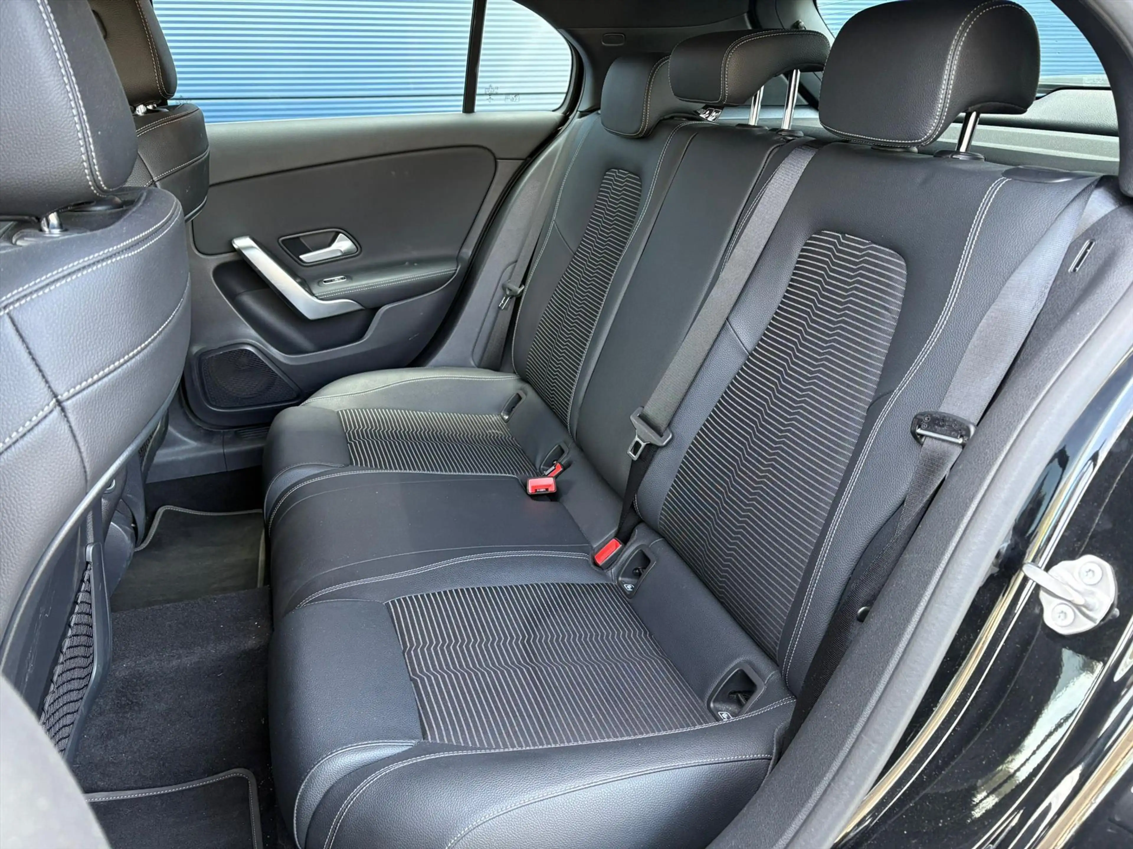 Mercedes-Benz A 200 A 163pk 7G-DCT Business Solution AMG — photo 10