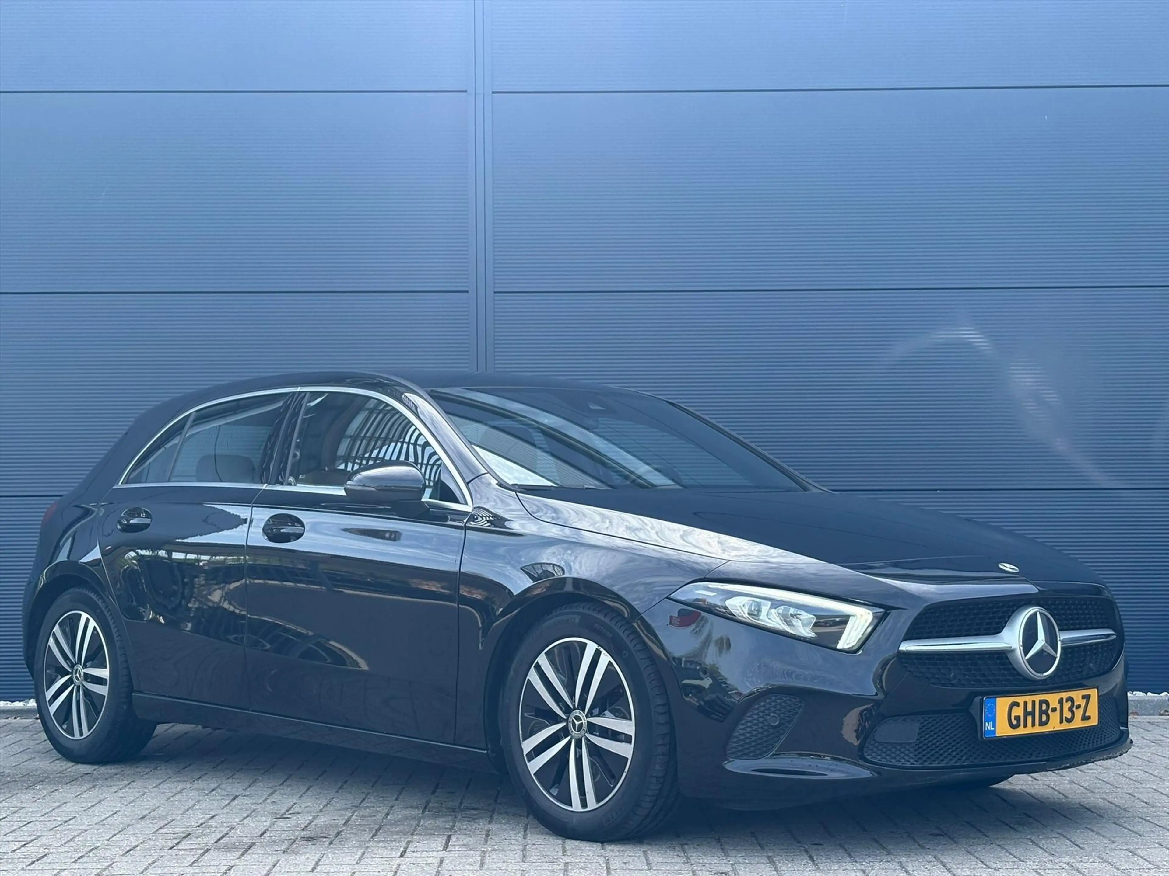 Mercedes-Benz A 200 A 163pk 7G-DCT Business Solution AMG — photo 3