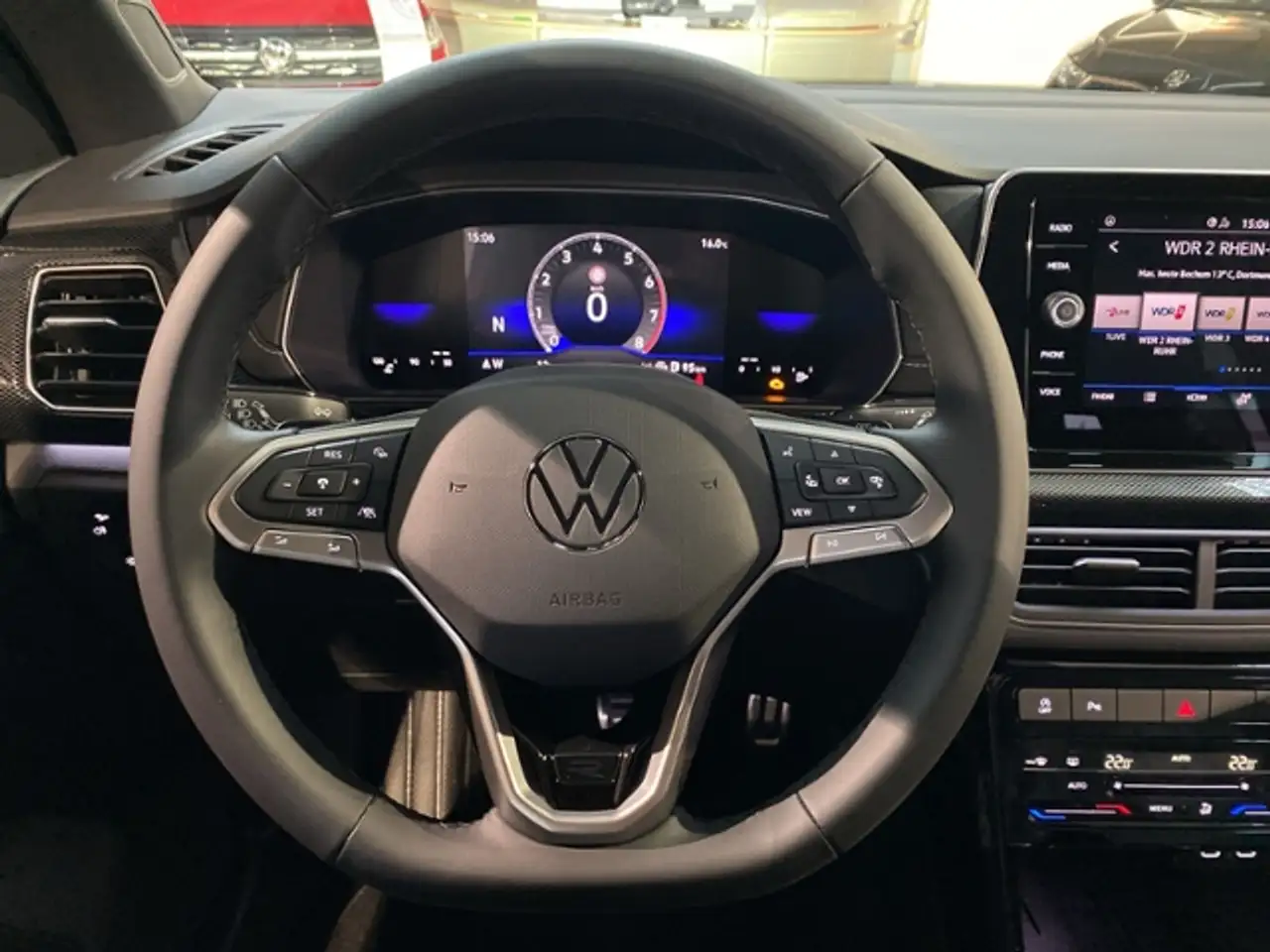 Volkswagen T-Cross R-Line 1.5 TSI DSG BlackStyle Navi Matrix Keyless 13