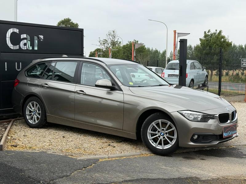 BMW 318 Touring 318 d / Capteurs avant et arrière / Système de navigation — photo 2