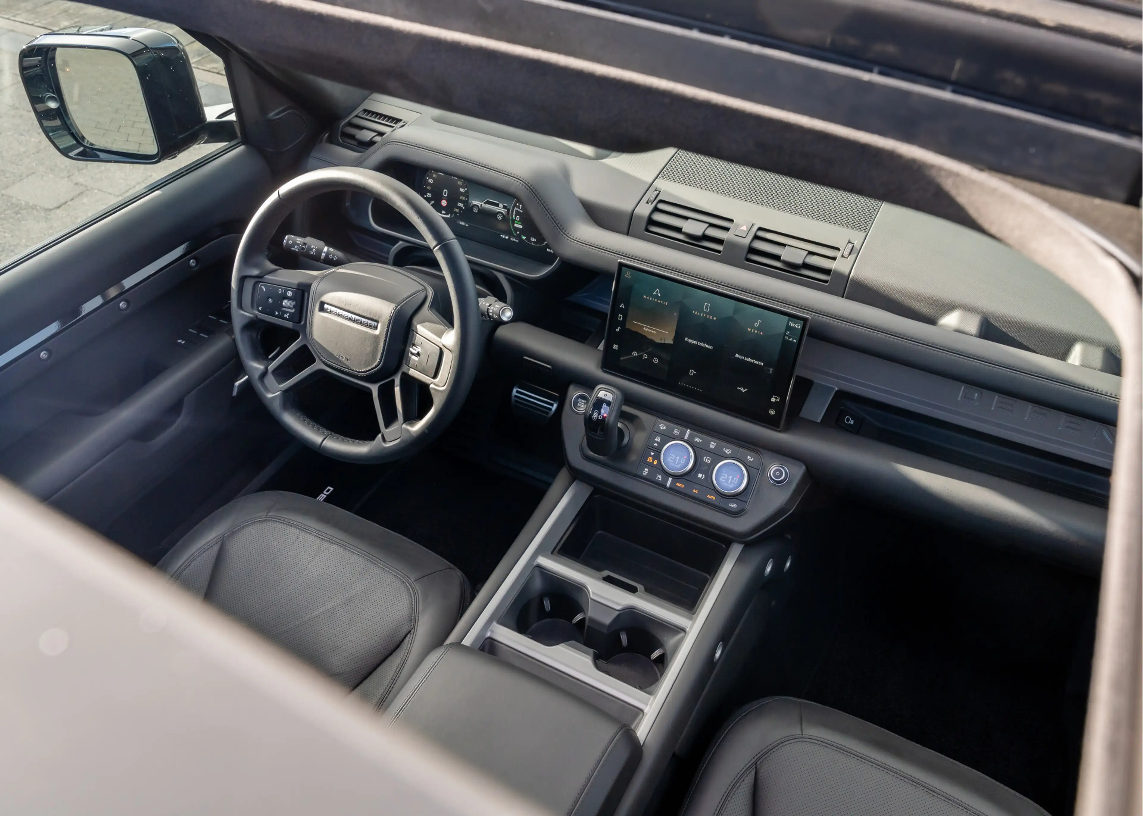 Land Rover Defender 110 P300e X | Full options | URBAN | Windsor Leder — photo 12