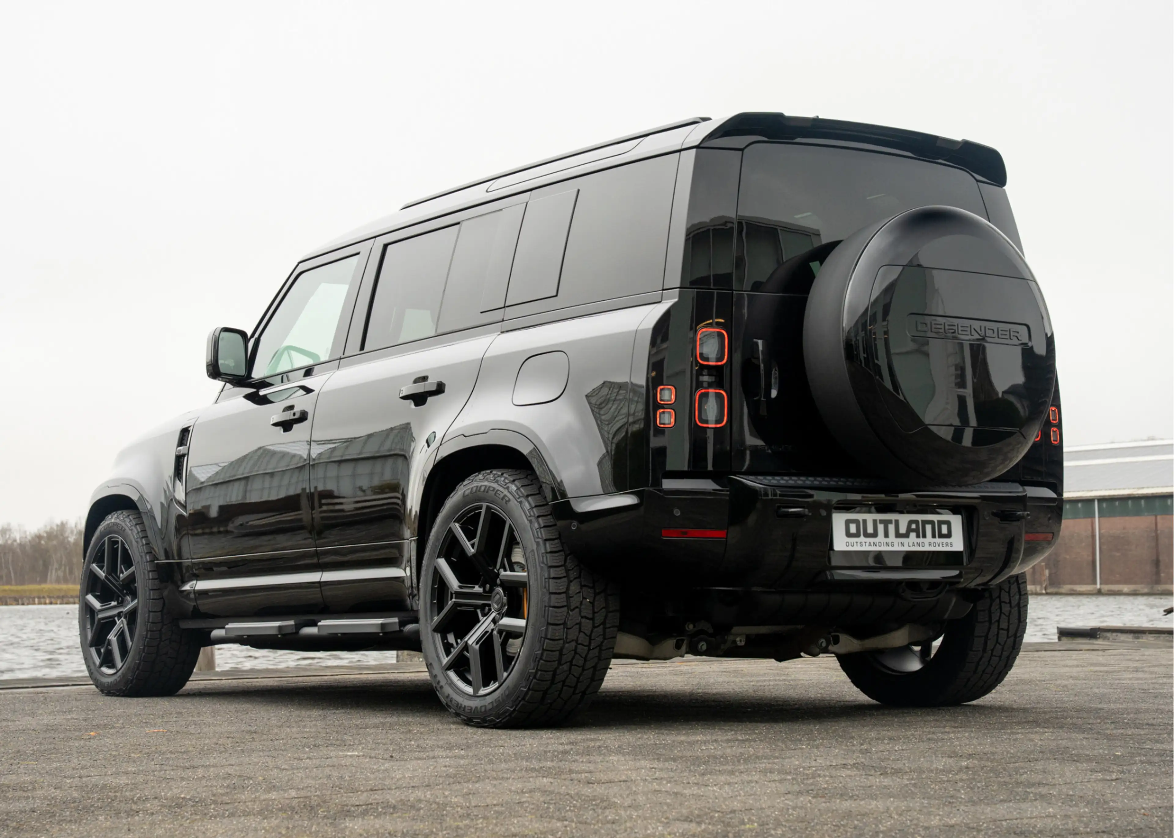 Land Rover Defender 110 P300e X | Full options | URBAN | Windsor Leder — photo 5