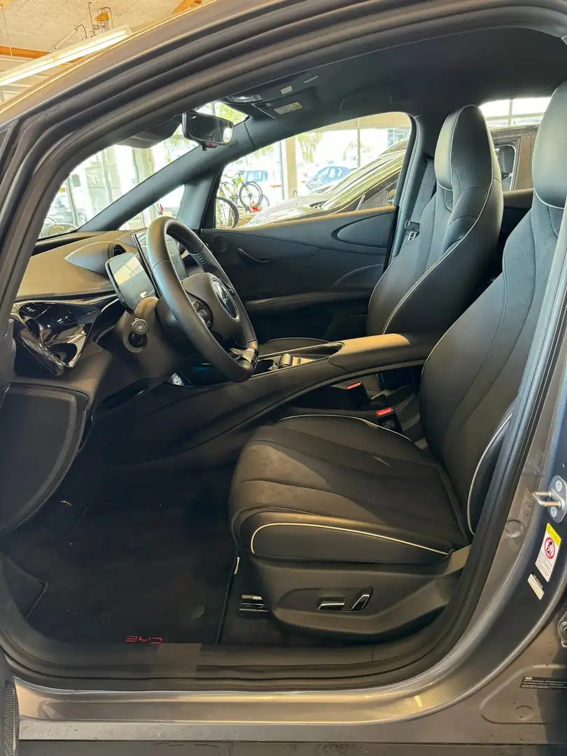 BYD Dolphin 60,4 kWh Comfort Österreich pake Gris - 2