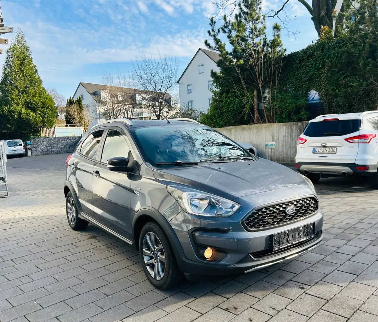 Ford Ka/Ka+ KA+ Active Gris - 1