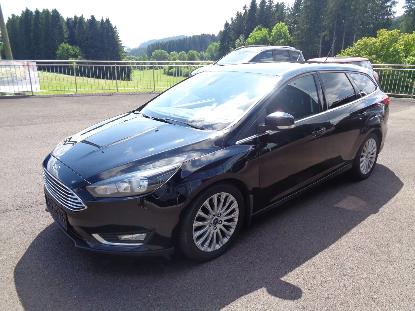 Ford Focus Traveller 1,0 EcoBoost Titanium NUR EXPORT!! Noir - 2