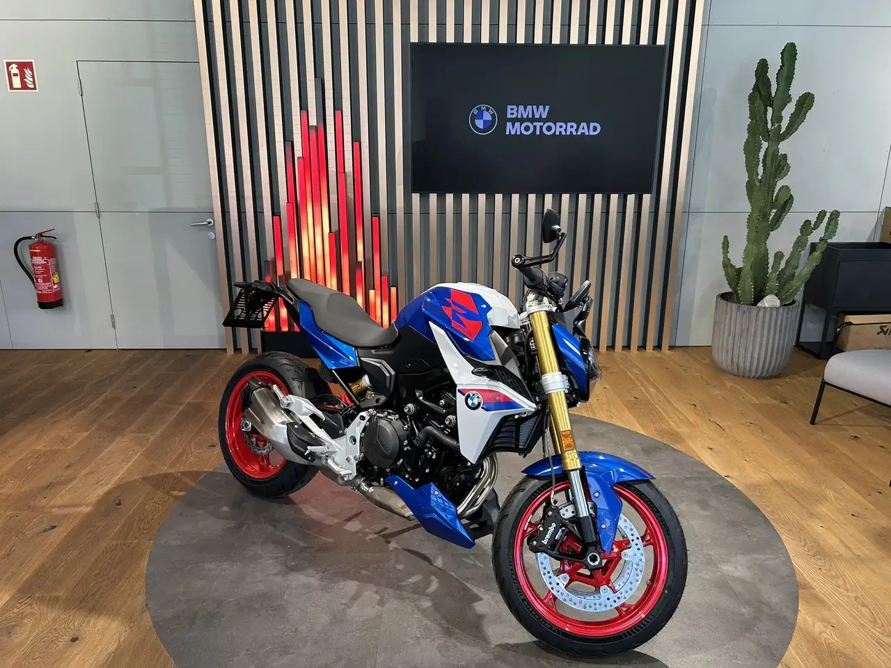 BMW F 900 R