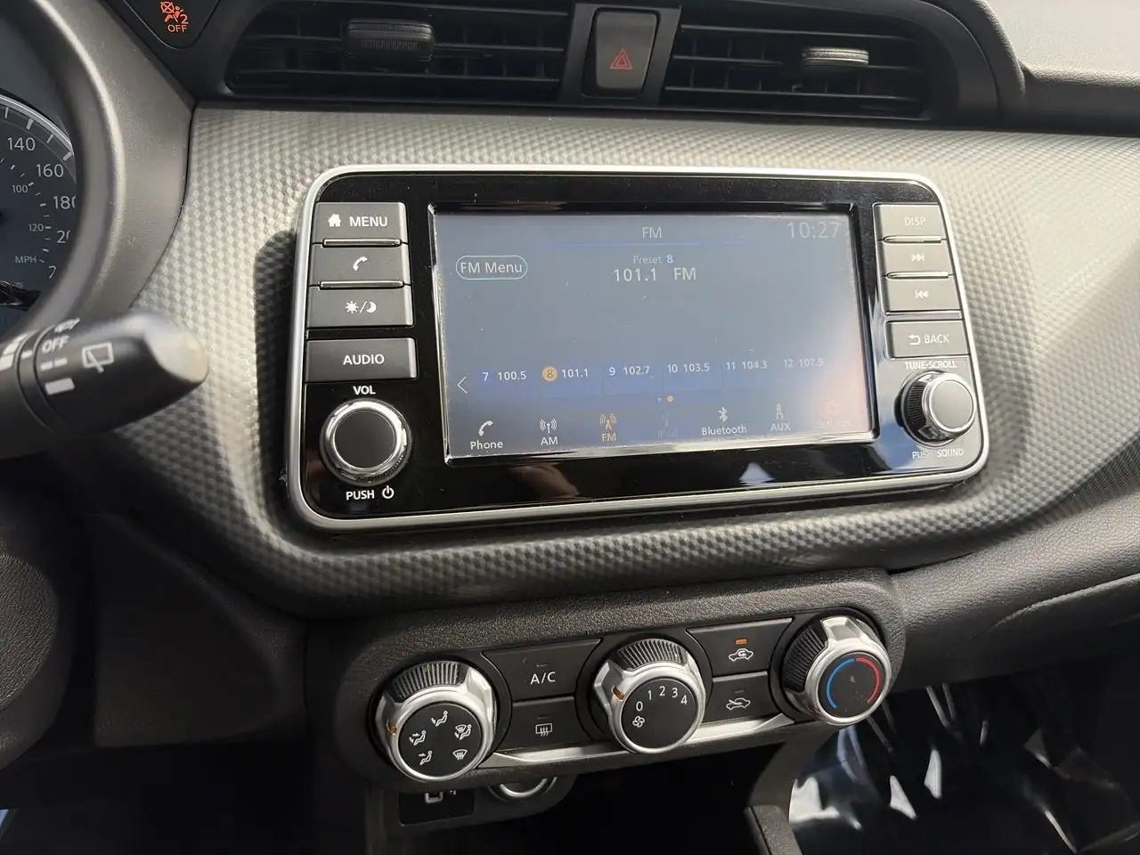 Nissan Kicks photo Nissan Kicks