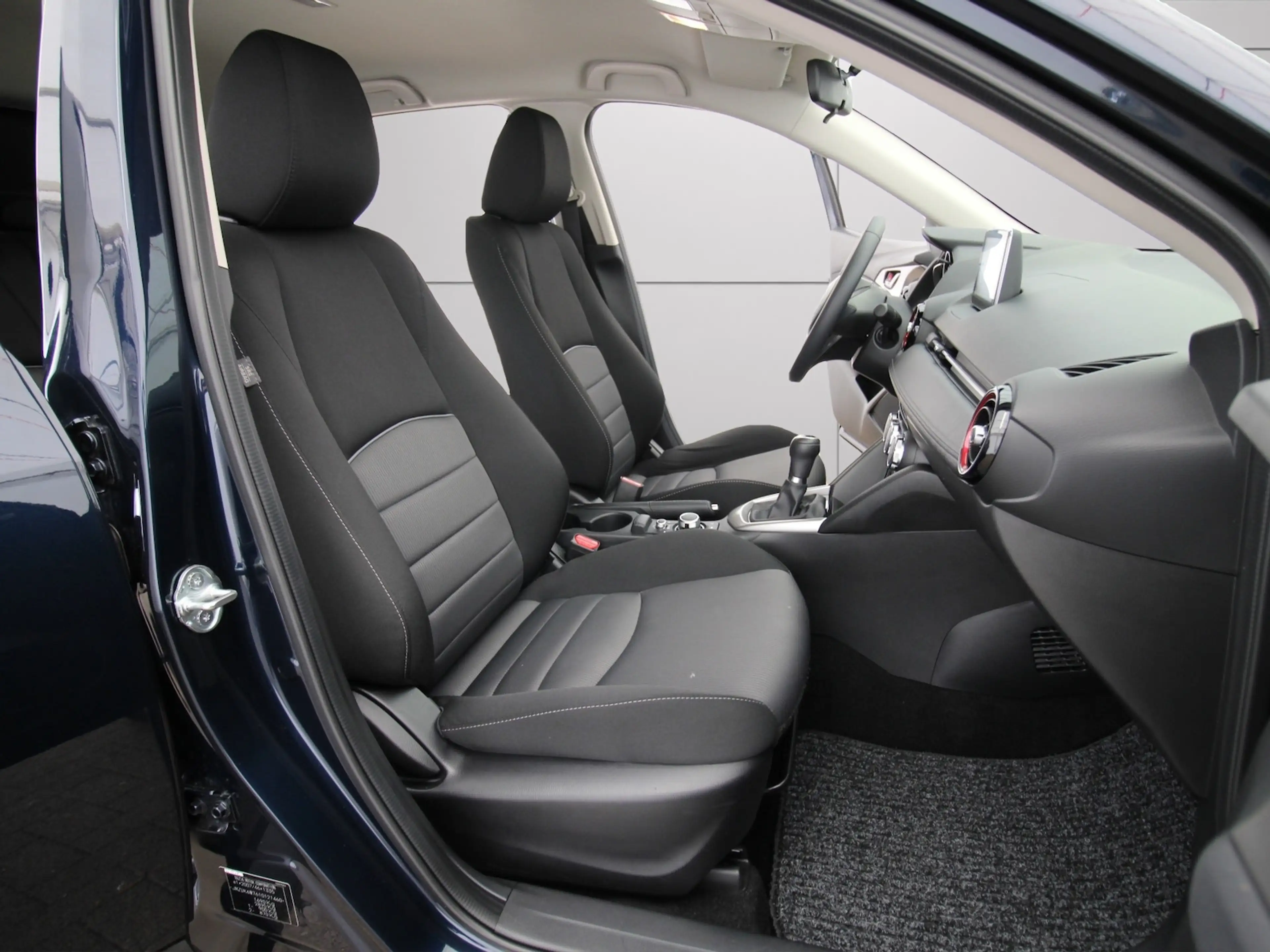 Mazda CX-3 2.0 SKYACTIV-G 120 Center-Line SITZHEIZUNG — photo 17