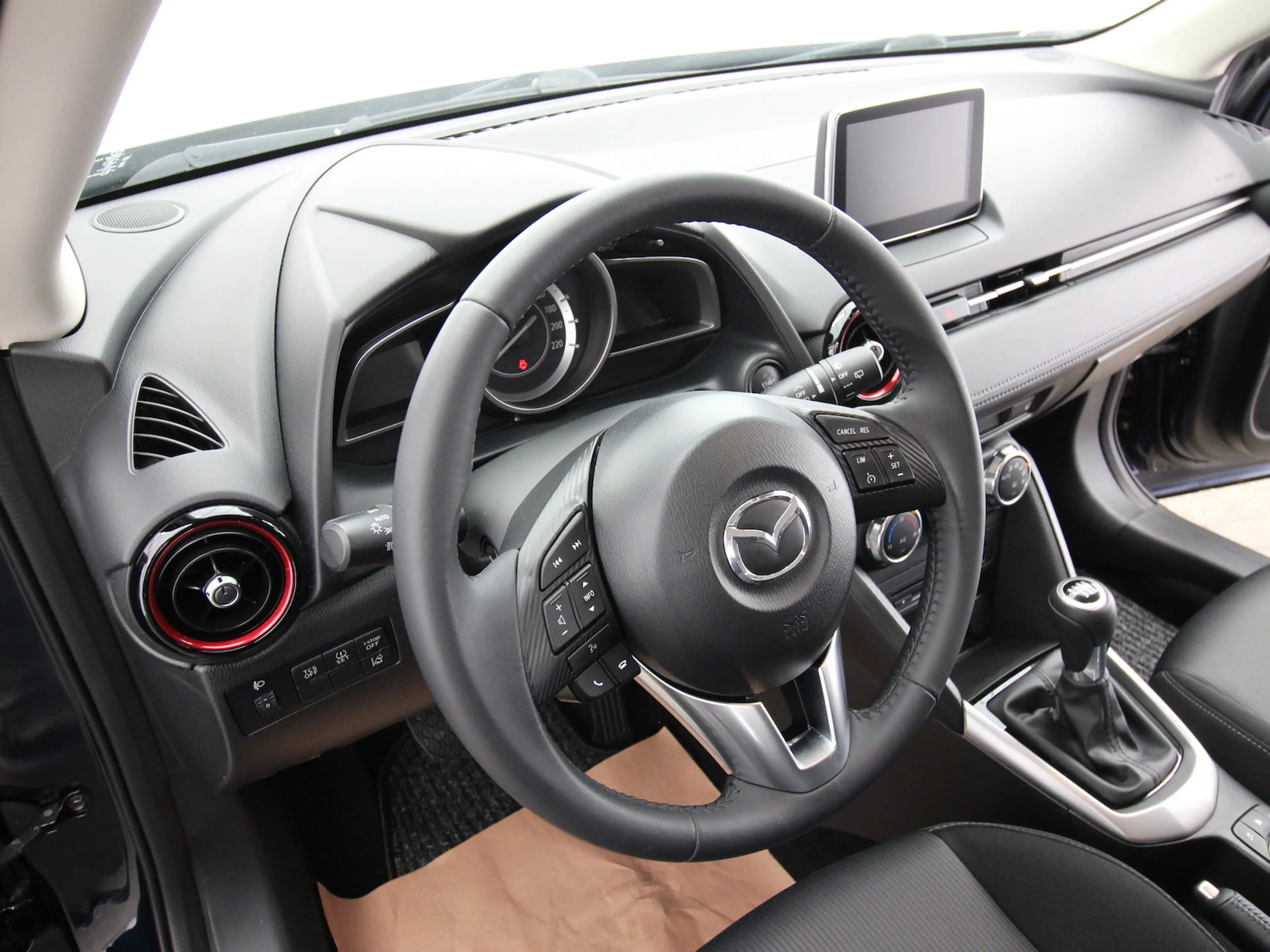 Mazda CX-3 2.0 SKYACTIV-G 120 Center-Line SITZHEIZUNG — photo 7