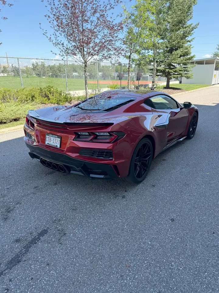 Chevrolet Corvette снимка Chevrolet Corvette
