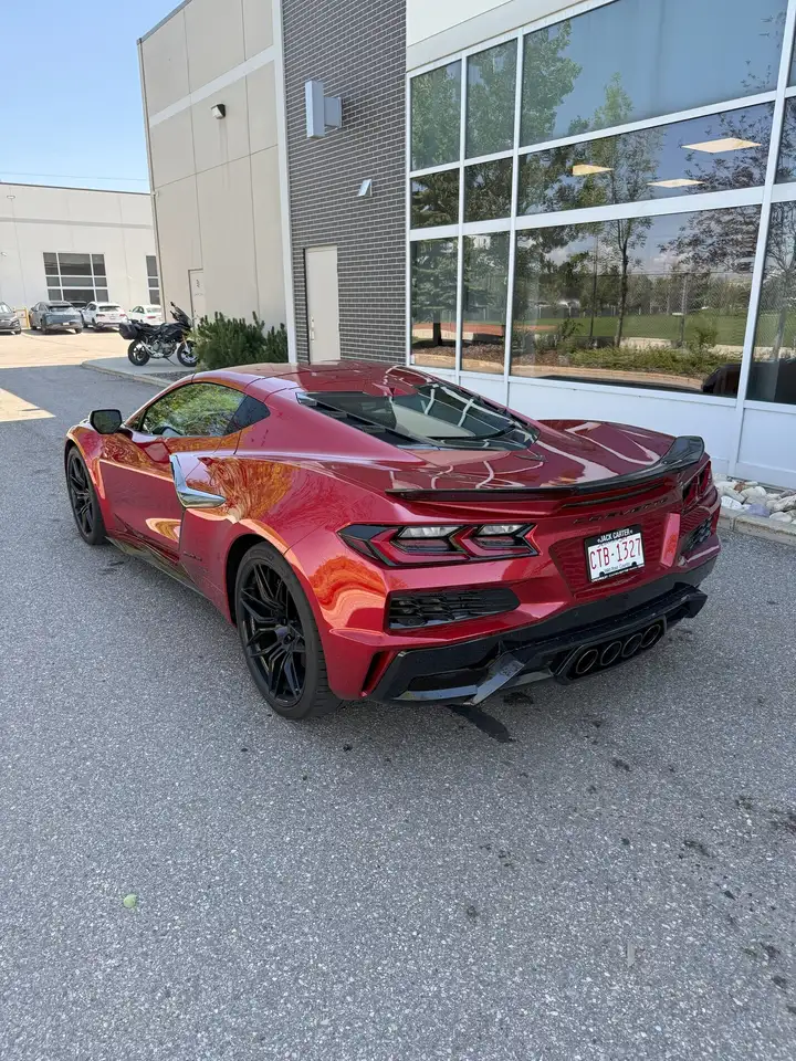 Chevrolet Corvette снимка Chevrolet Corvette
