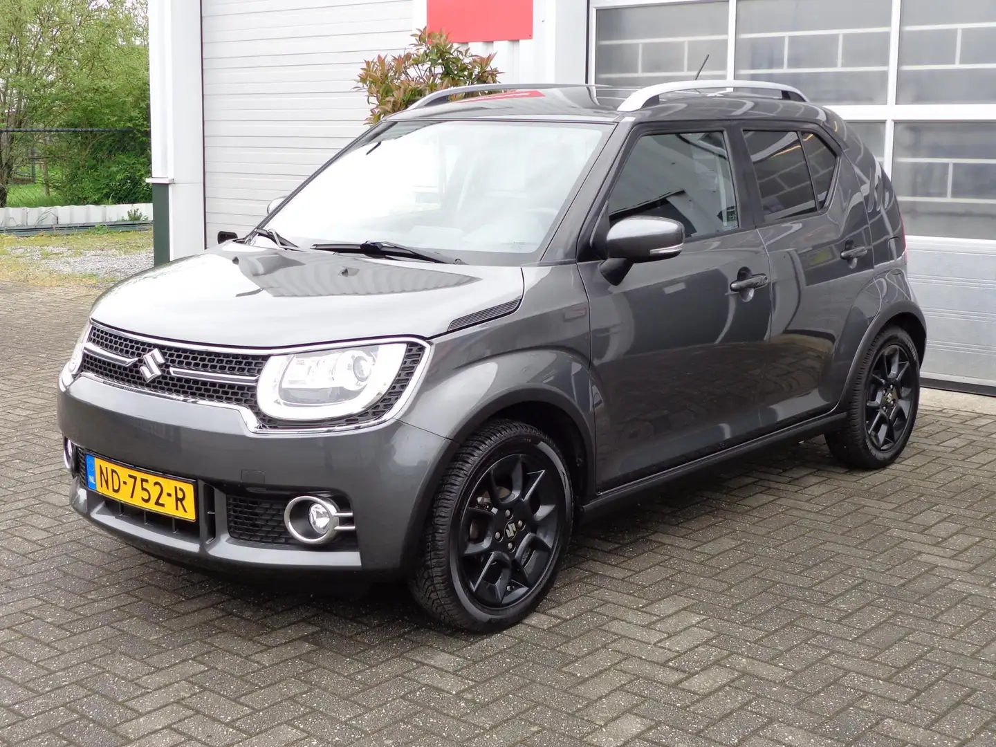 Suzuki Ignis 1.2 Stijl Smart Hybrid Trekhaak,Navi,Climate contr Grijs - 2