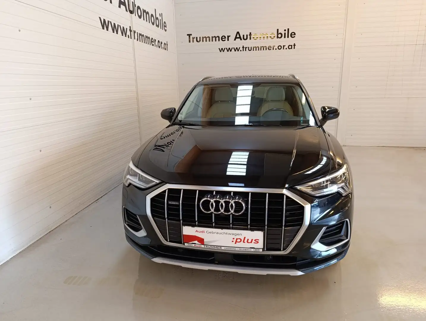 Audi Q3 40 TFSI quattro advanced exterieur Schwarz - 2
