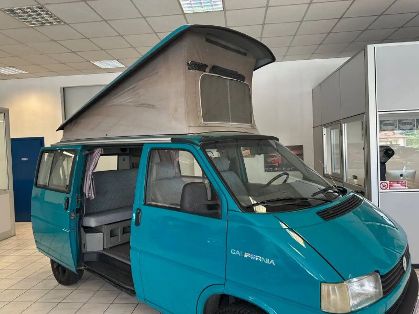 Volkswagen Transporter CALIFORNIA 2.4 D WESTFALIA Beige - 1