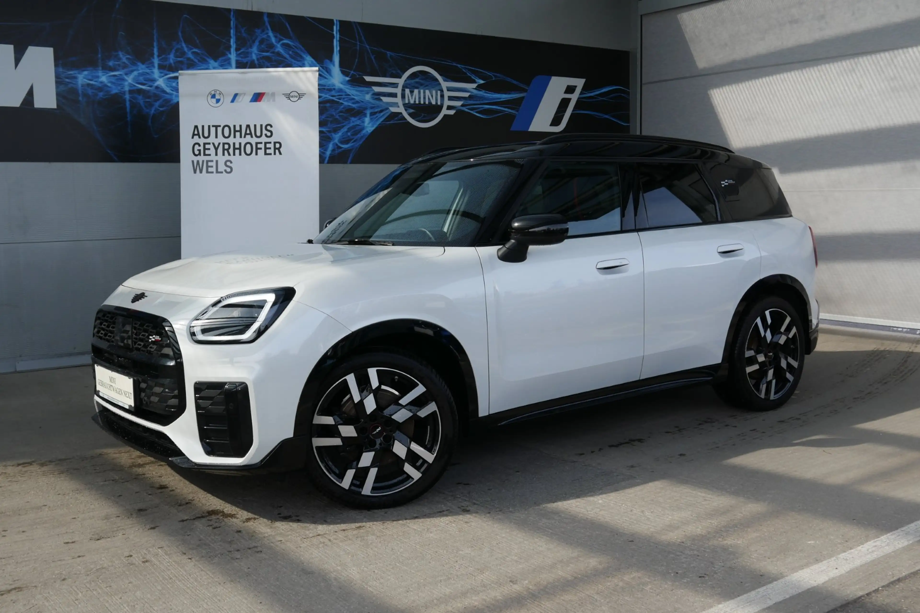 MINI Countryman D *JCW Trim/Paket XL/Pano/DA-Prof./Memorysitz/HUD/H&K Sound* — photo 3