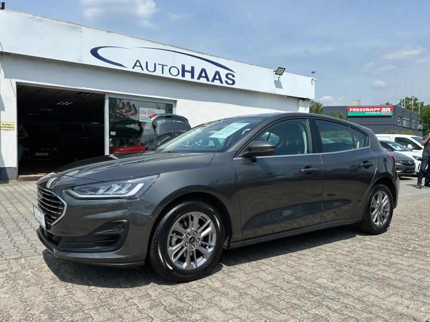 Ford Focus EcoBoost 8 Tkm*Titanium*CAM*ACC*SH+* Grau - 1