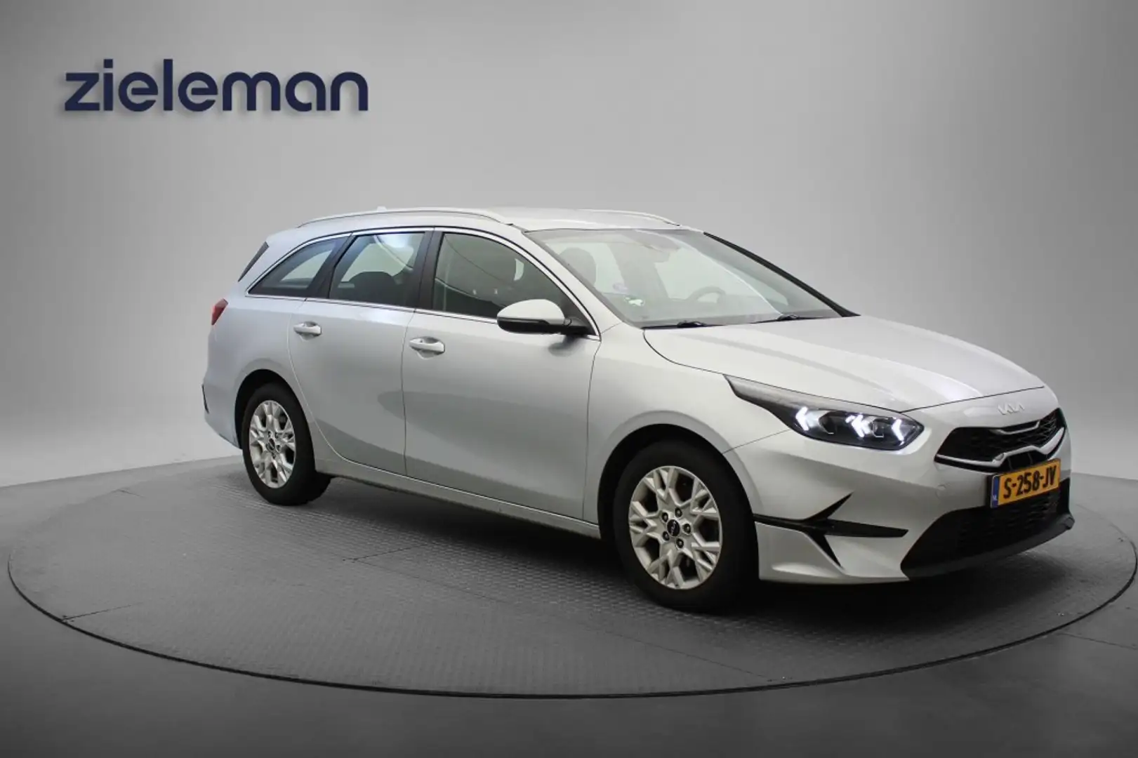 Kia Ceed / cee'd Sportswagen 1.0 T-GDi MHEV DynamicLine Automaat - Grau - 1