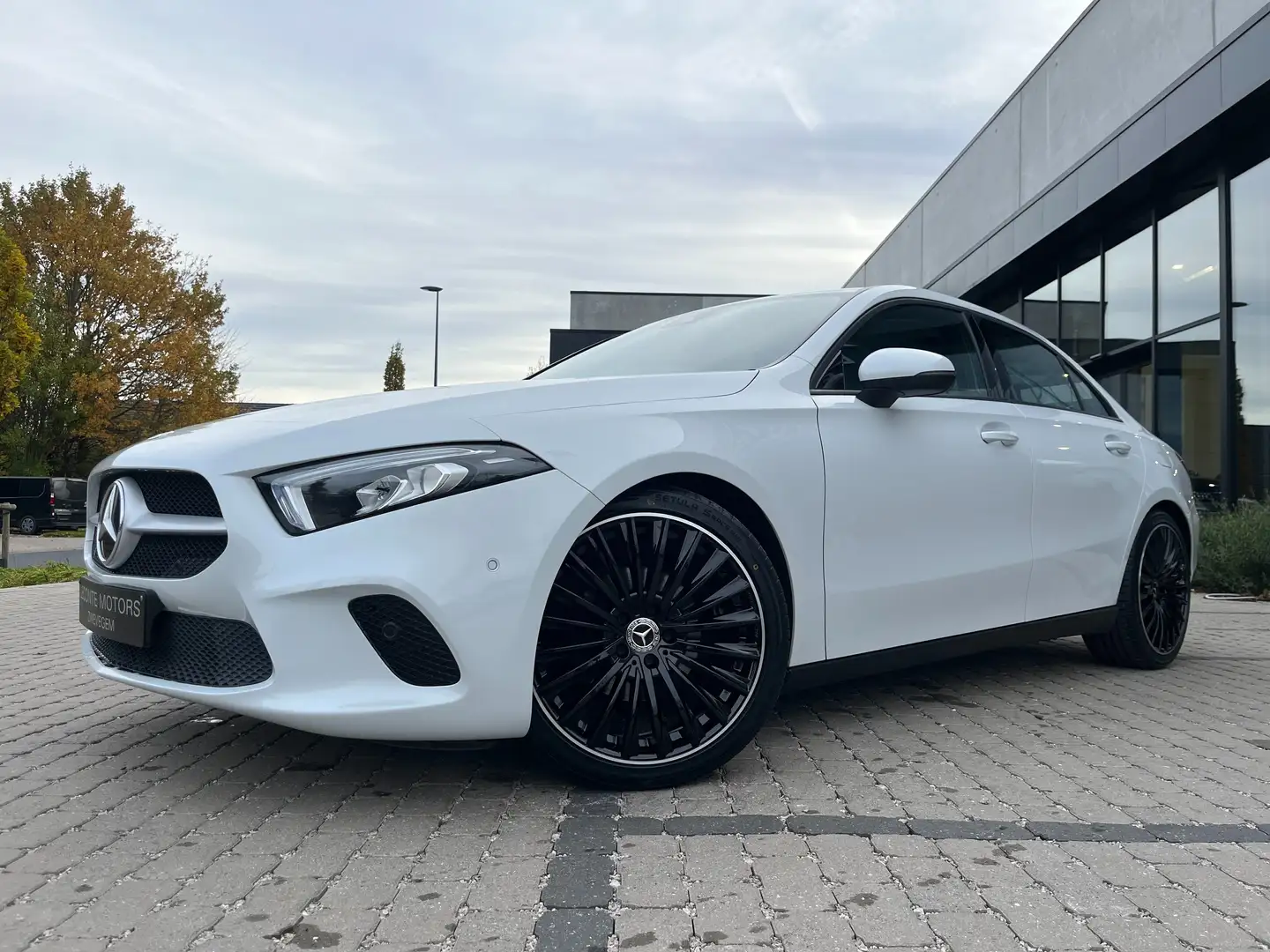 Mercedes-Benz A 180 A 180 7G-DCT Berline Full-LED/Widescreen/Camera/.. Weiß - 2