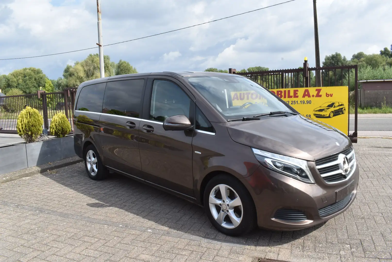 Mercedes-Benz V 250 d 4-Matic Long 7PL Avantgarde ***12M GARANTIE*** Brun - 1