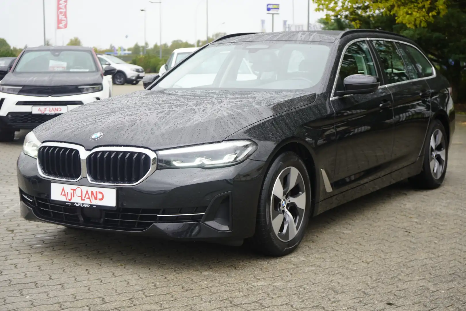 BMW 520 520d Touring Aut. LED Navi ACC Leder Sportsitze Schwarz - 2