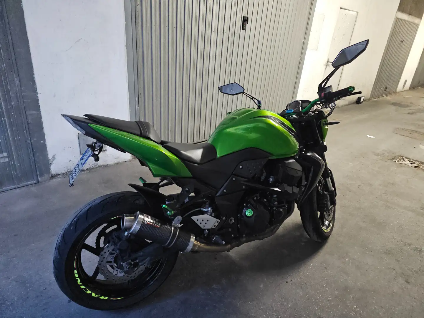 Kawasaki Z 750 R Vert - 1