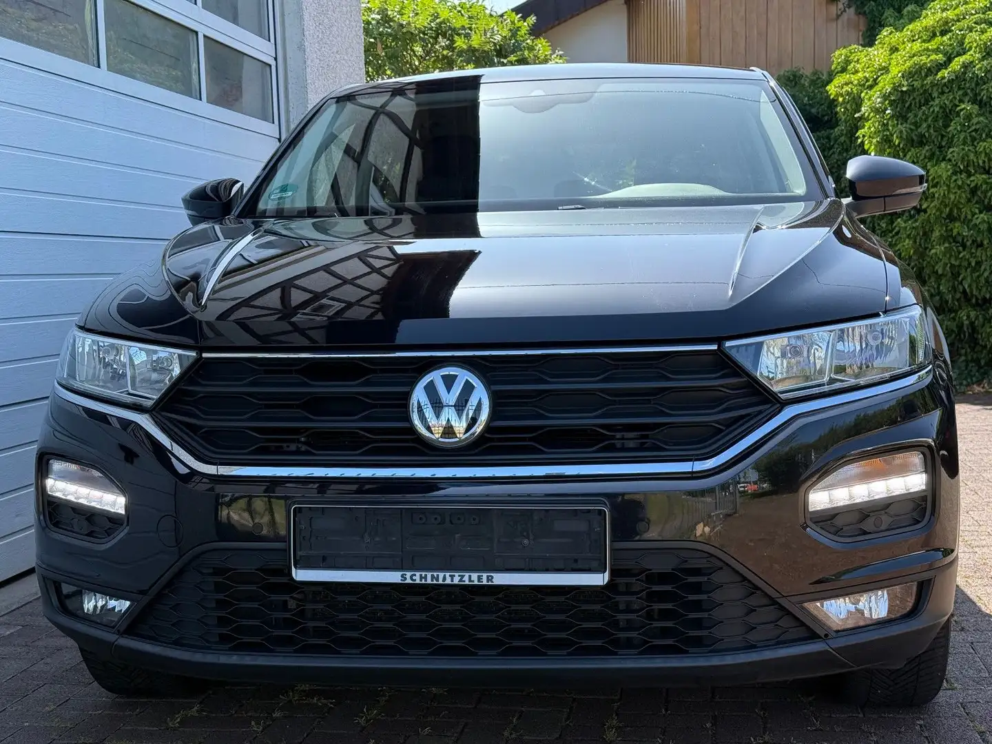Volkswagen T-Roc 1.6TDI Navi,Klimaautomatik,ParkPilot Zwart - 2