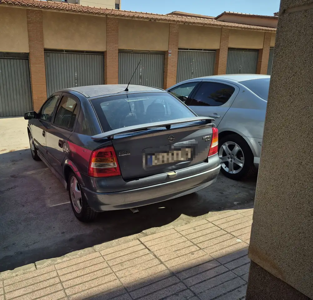 Opel Astra 2.0 DI 16V CD, foto 3