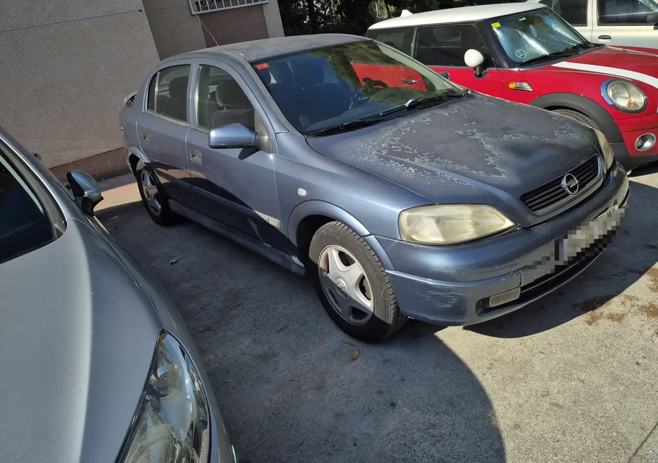 Opel Astra 2.0 DI 16V CD, foto 2