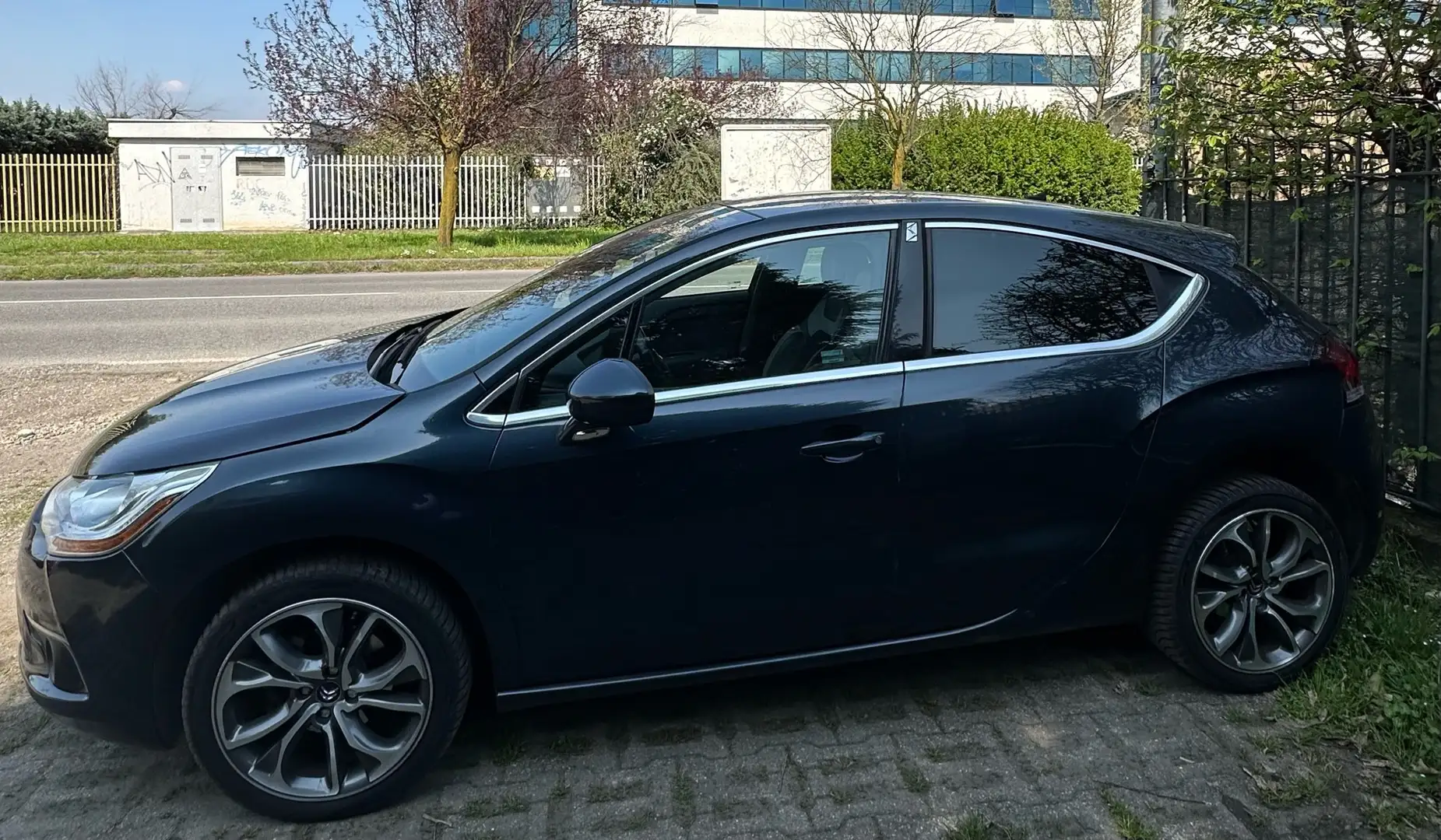 Citroen DS4 1.6 e-hdi airdream So Chic 110cv - 1