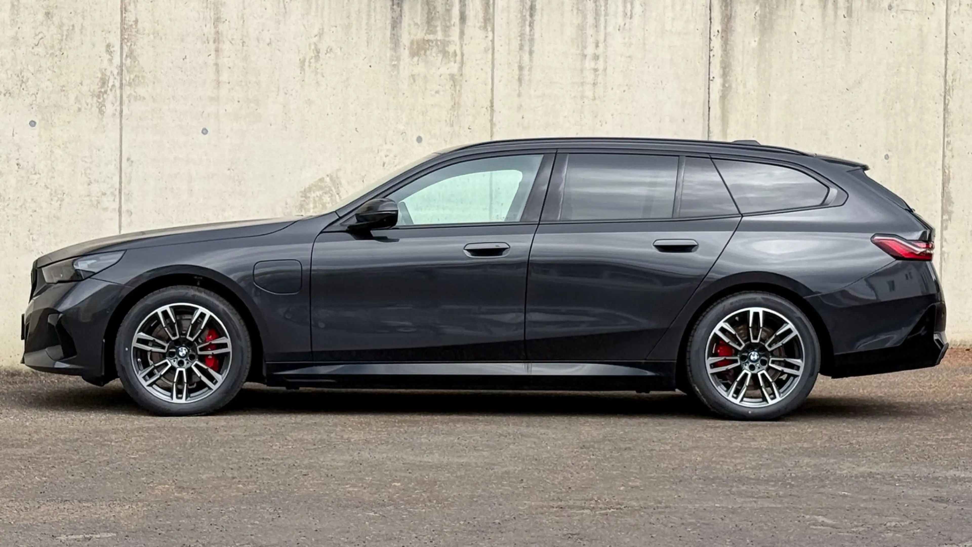 BMW 530 e xDrive — photo 6