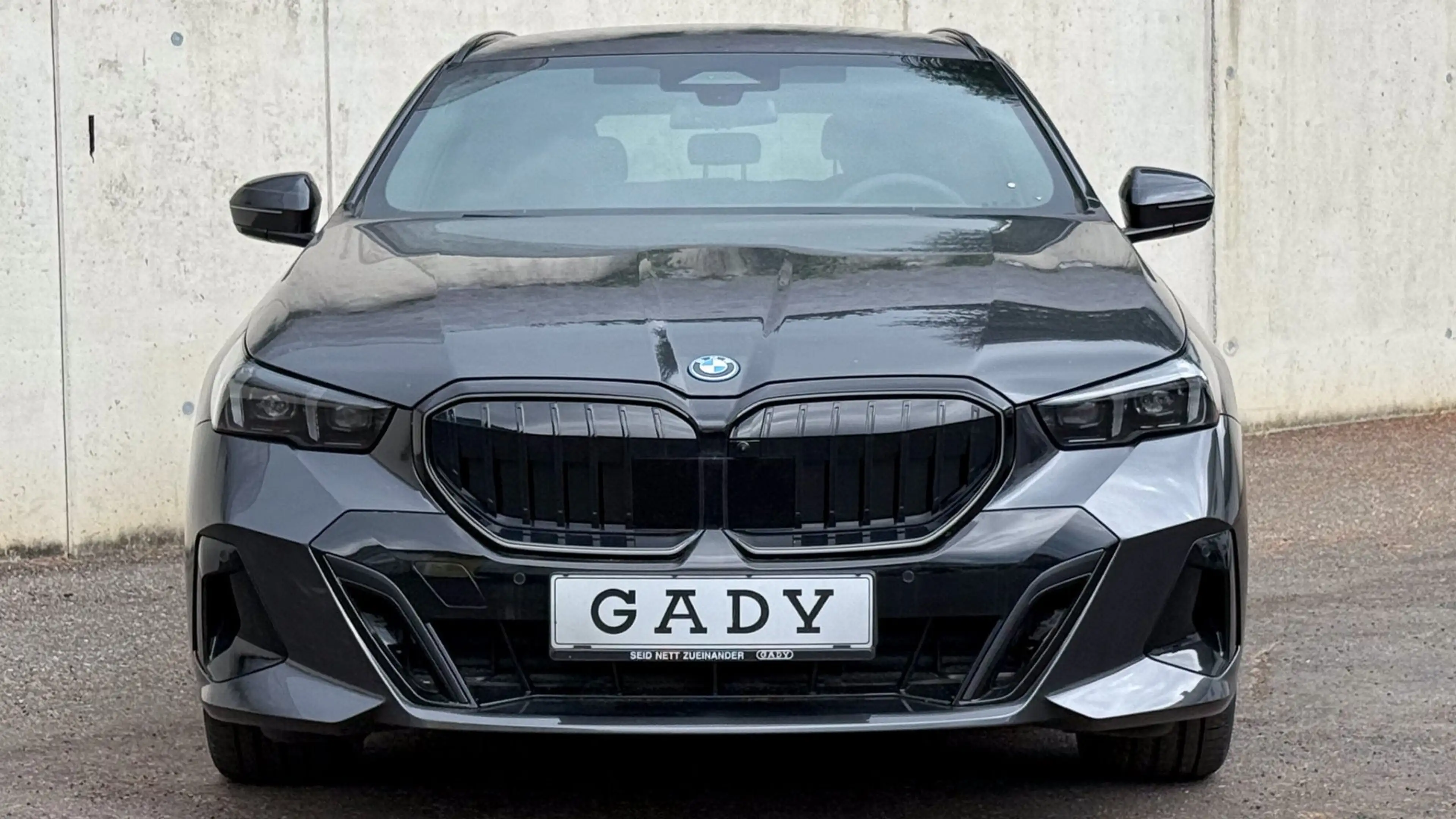 BMW 530 e xDrive — photo 2
