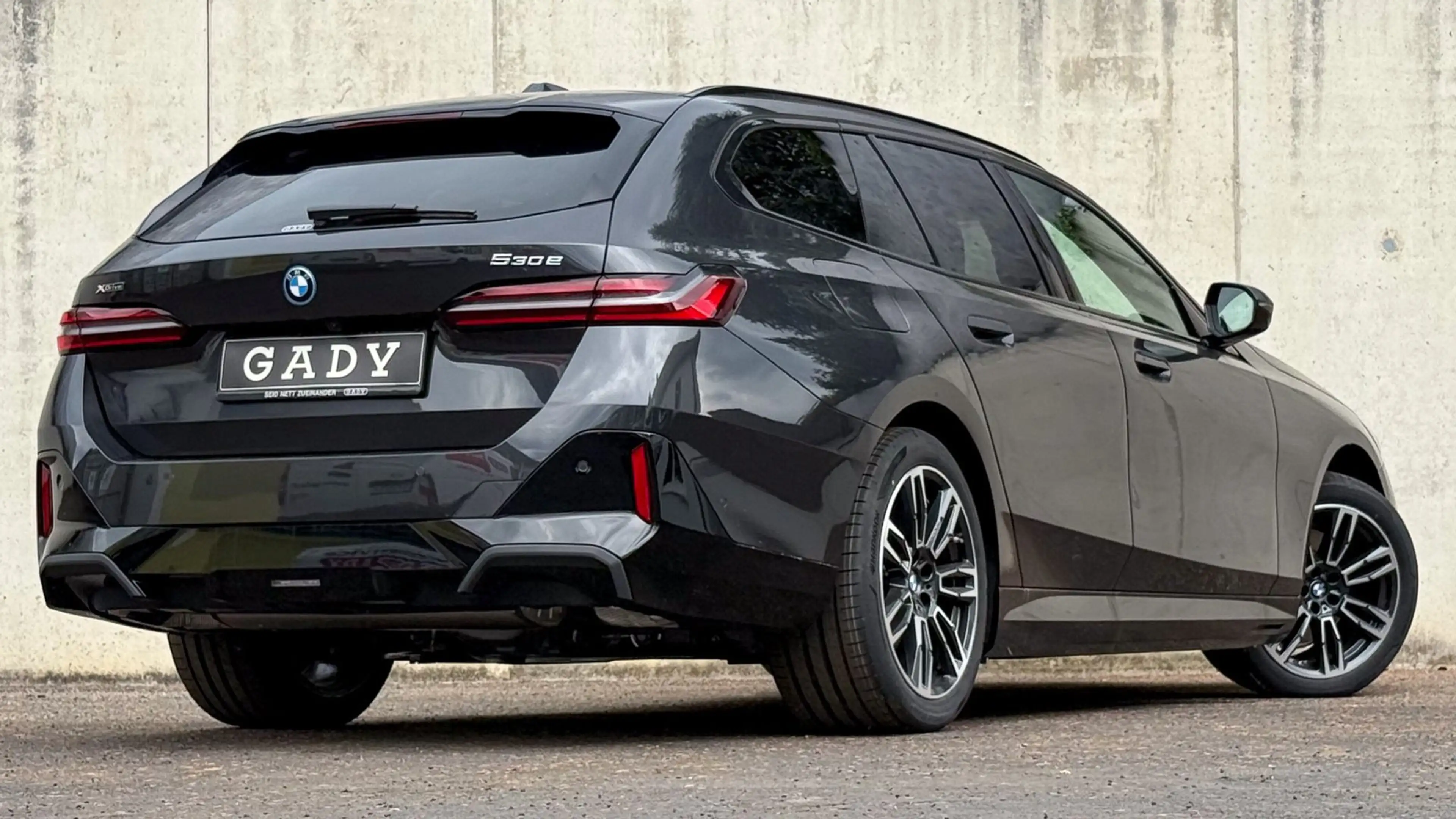 BMW 530 e xDrive — photo 4