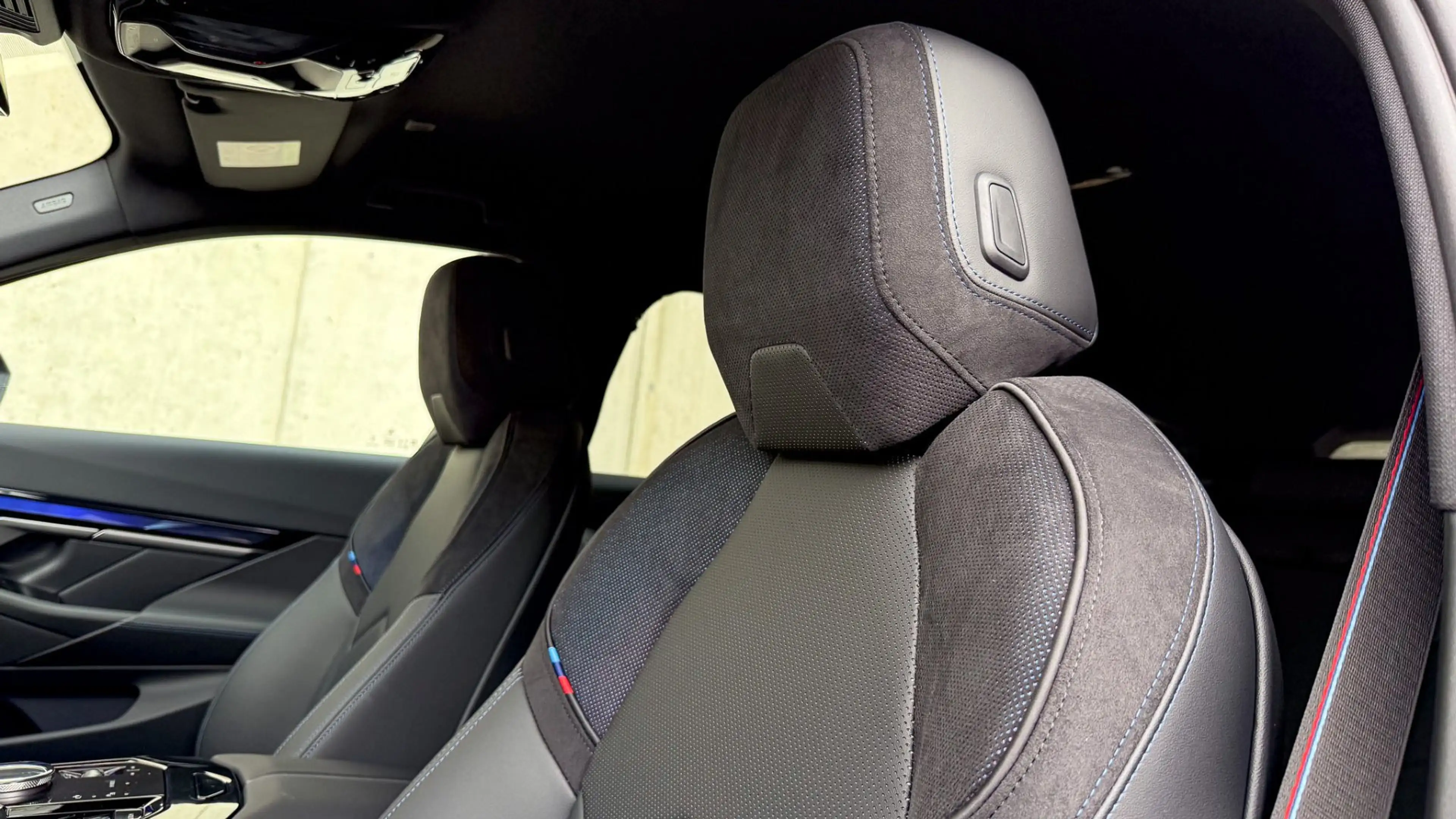 BMW 530 e xDrive — photo 14