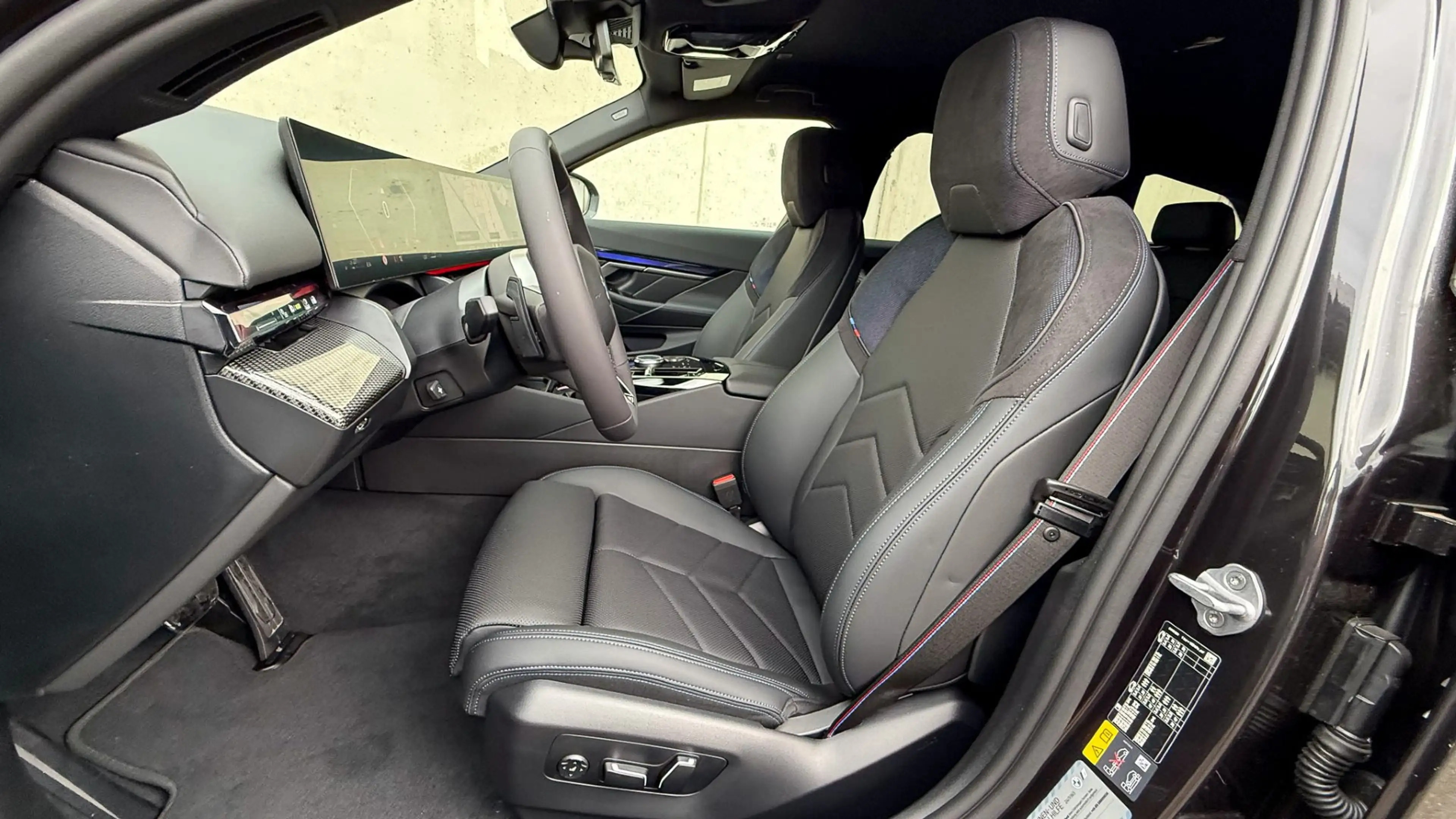 BMW 530 e xDrive — photo 13