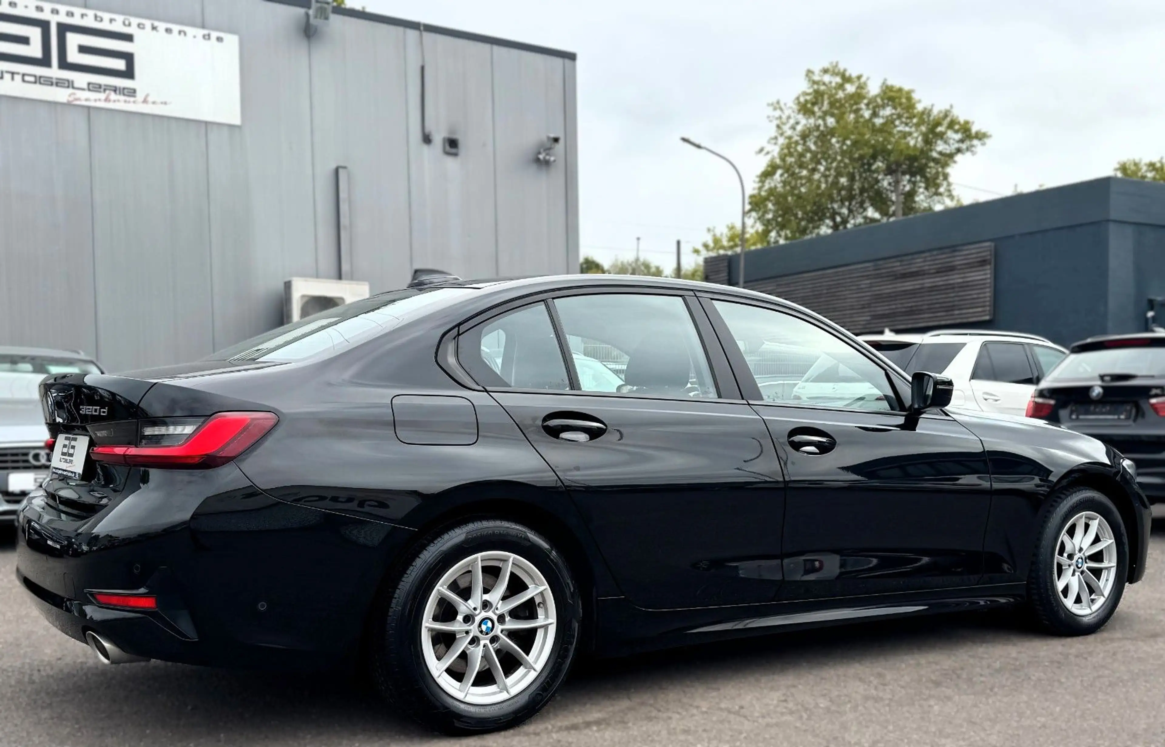 BMW 320 d Limousine Autom. *1.Hand/Virtual/Navi/LED* — photo 6
