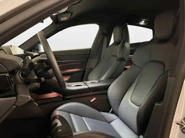 Porsche Taycan view 14