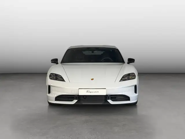 Porsche Taycan view 8