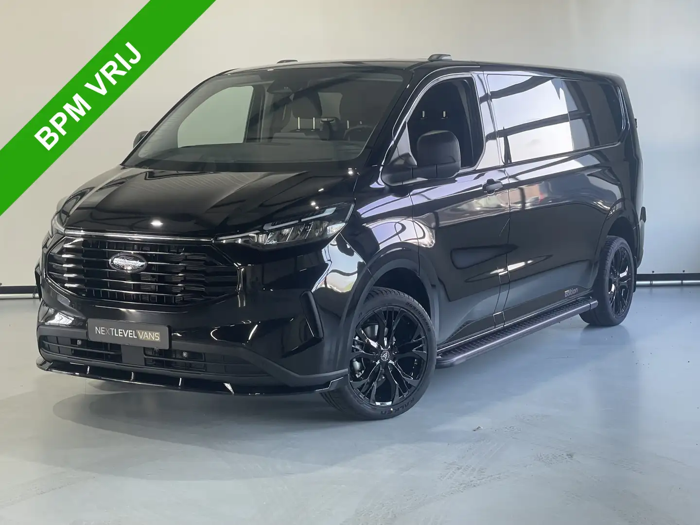 Ford Transit Custom 320 2.0 TDCI L2H1 136 PK 6 ZITS Trend DC Zwart - 1