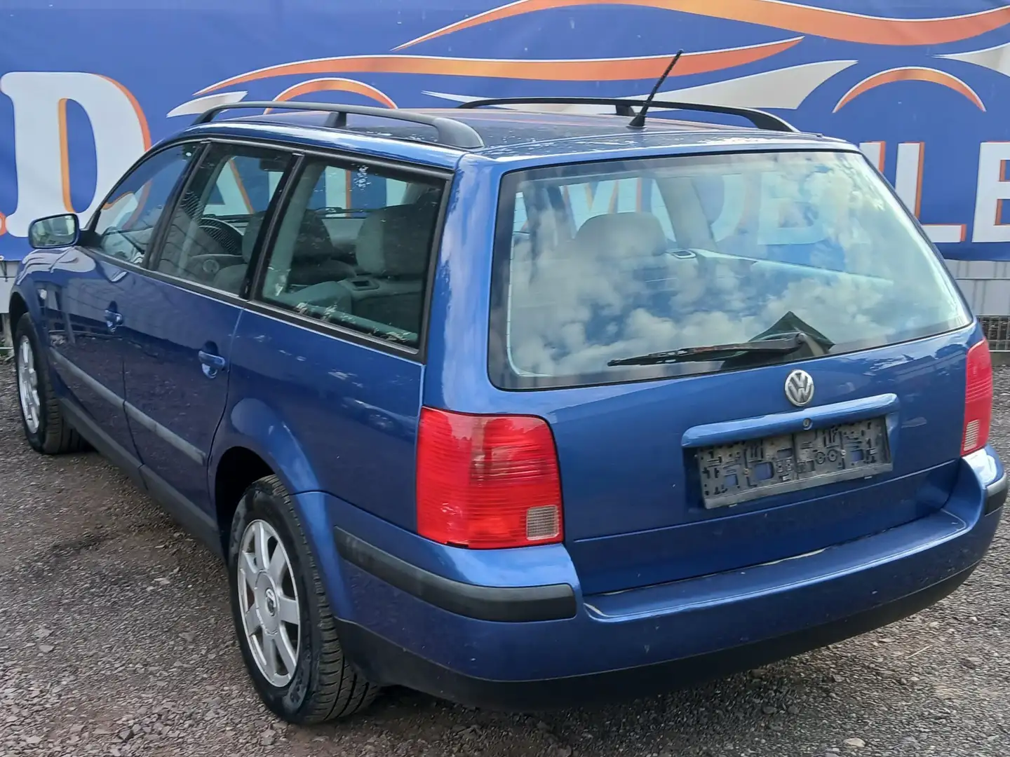 Volkswagen Passat Variant 1.8 5V Comfortline *AHK*KLIMA*TEMPOMAT*HU/TÜV* Blau - 2
