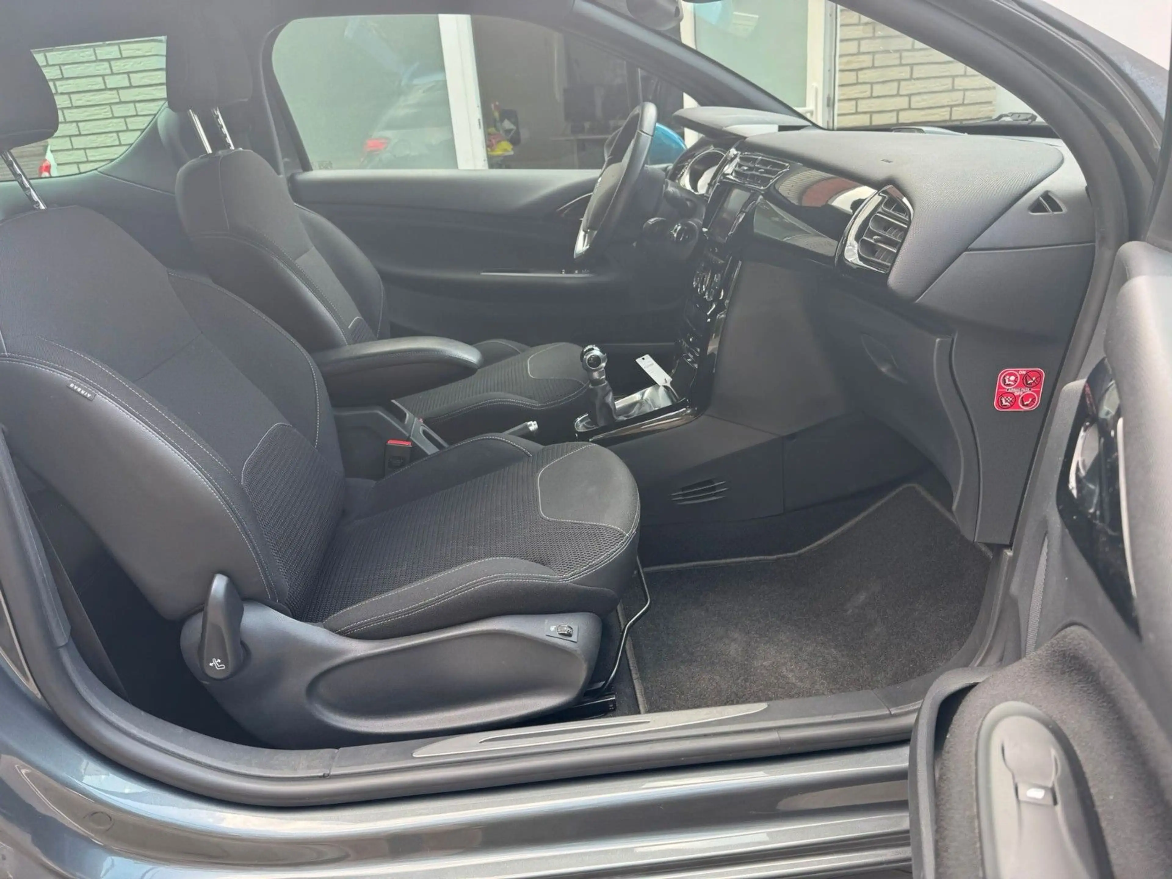 Citroen DS3 SoChic — photo 11